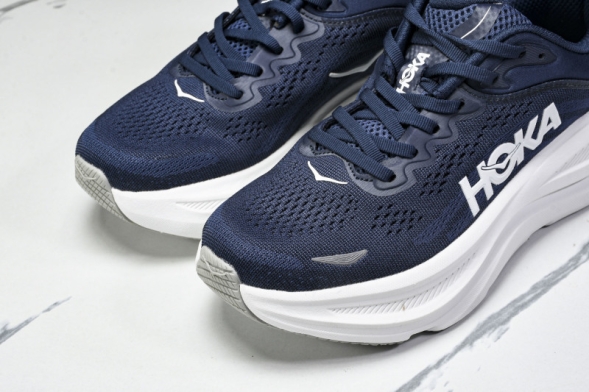 HOKA Bondi 9 1162011 VYN 