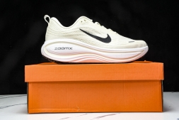 Nike Air ZoomX Vomero 18 Plus HM6805 113