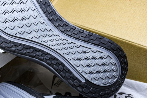 Nike Air ZoomX Vomero 18 Plus HM6805 