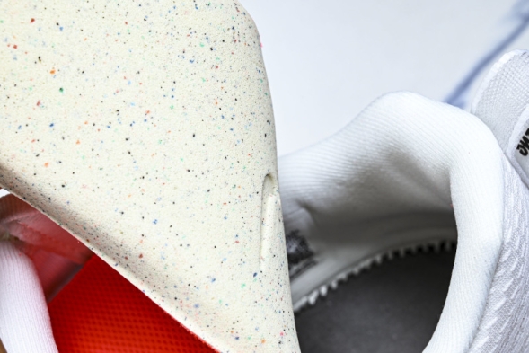 Nike Air ZoomX Vomero Plus HV8150-100 