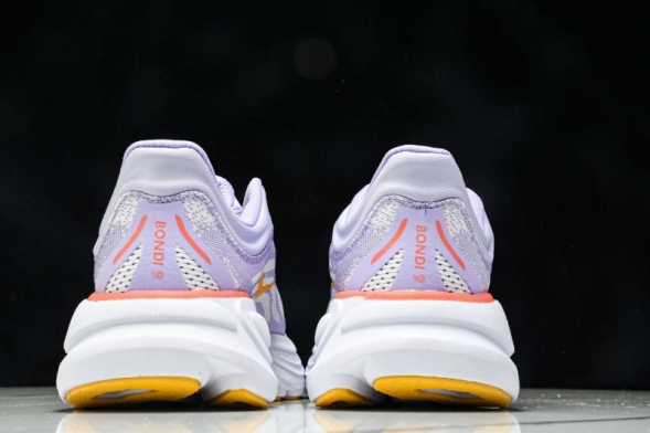 HOKA Bondi 9 1162012 AGH 