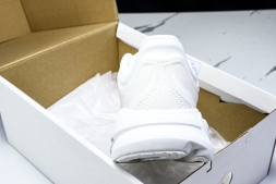 HOKA Bondi 9 1162012 WWH