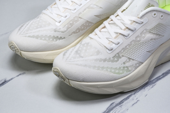 New Balance FuelCell Rebel V4 WFCXLJ4 