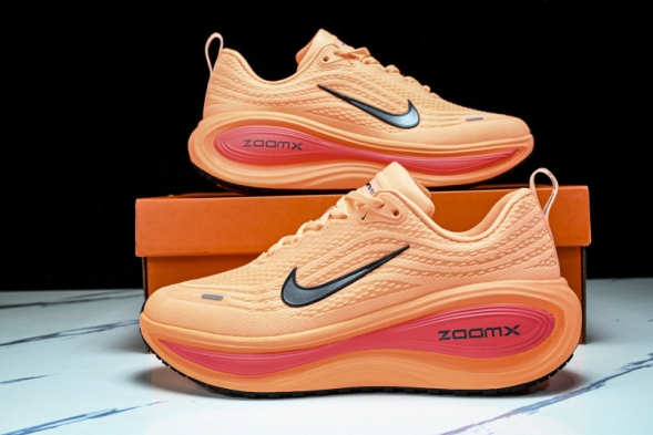 Nike Air ZoomX Vomero Plus HV8150-801 