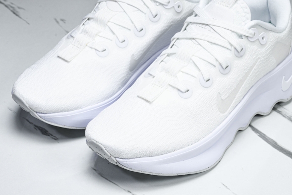 Nike Motiva DV1238-106 