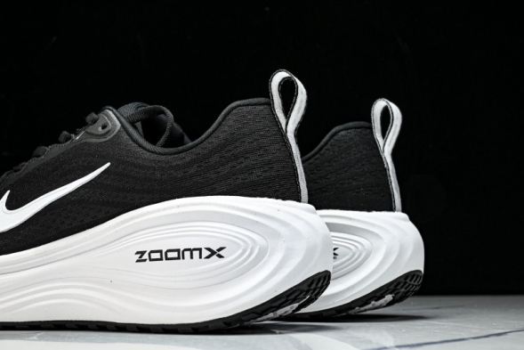 Nike Air ZoomX Vomero Plus HV8150-002 