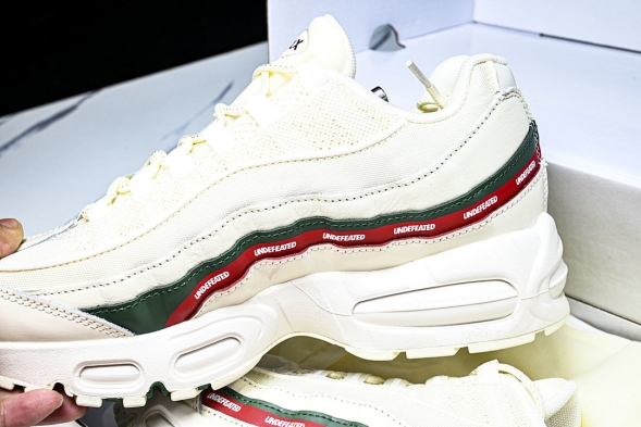 Nike Air Max 95 x Undefeated IB4453-100 