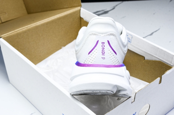 HOKA Bondi 9 1162012 CYWH 