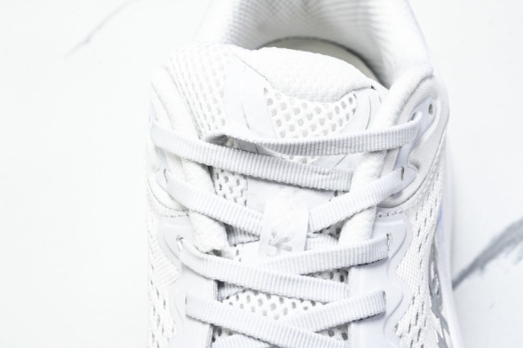 HOKA Bondi 9 1162012 CYWH 