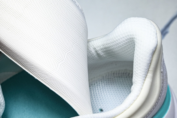 HOKA Bondi 9 1162011 WKB 