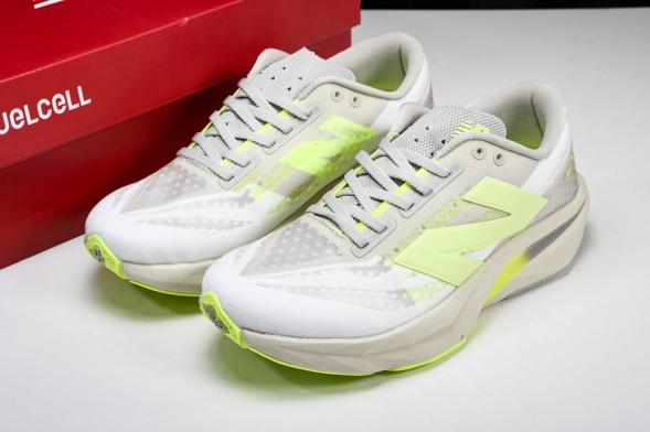 New Balance FuelCell Rebel V4 MFCXLUM 