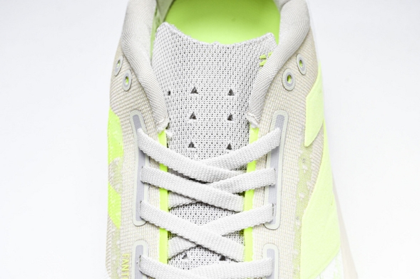 New Balance FuelCell Rebel V4 MFCXLUM 