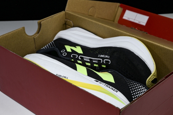 New Balance FuelCell Rebel V4 MFCXLL3 