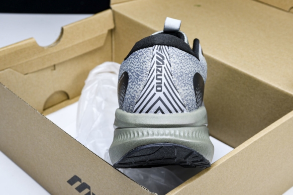 Mizuno Astro Plus D1GH240102 