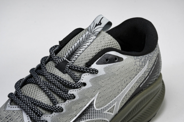 Mizuno Astro Plus D1GH240102 