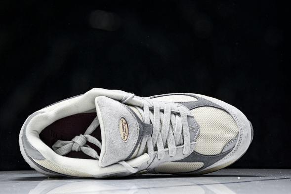 New Balance 2002R M2002RLN 