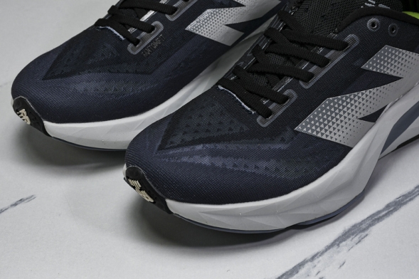 New Balance FuelCell Rebel V4 MFCXLK4 