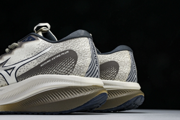 Mizuno Astro Plus D1GH240109 