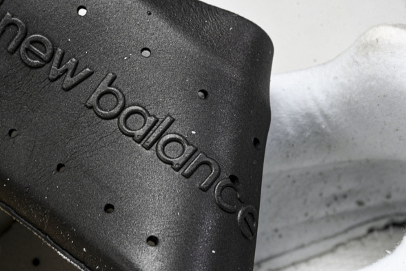 New Balance 2002R M2002RDM 