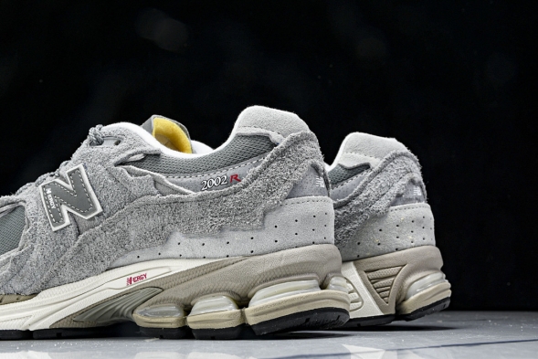New Balance 2002R M2002RDM 