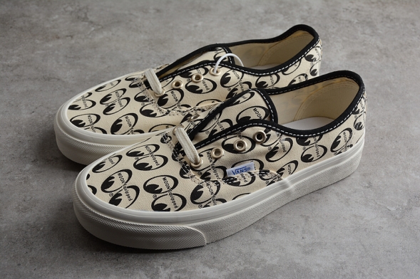 Vans X MOONEYES Authentic 44 DX VN0A5KX4AVP 