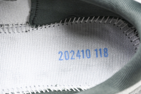 Mizuno Astro Plus D1GH240111 