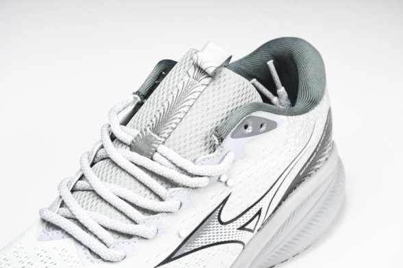 Mizuno Astro Plus D1GH240111 