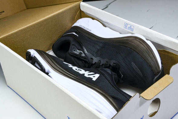 HOKA Bondi 8 1123202 BWHT 