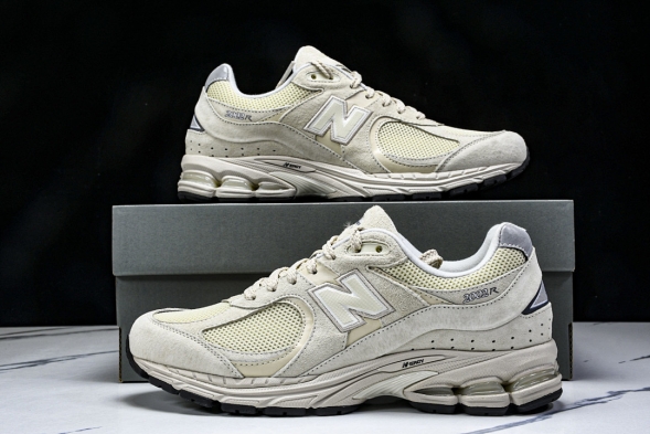 New Balance 2002R ML2002RE 