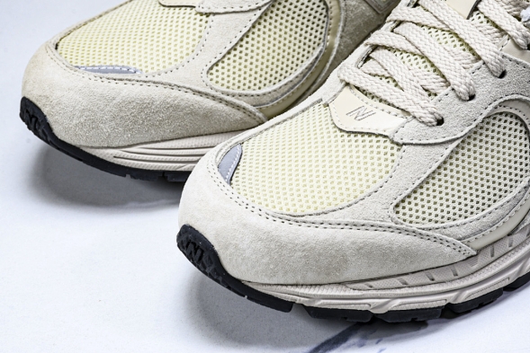 New Balance 2002R ML2002RE 