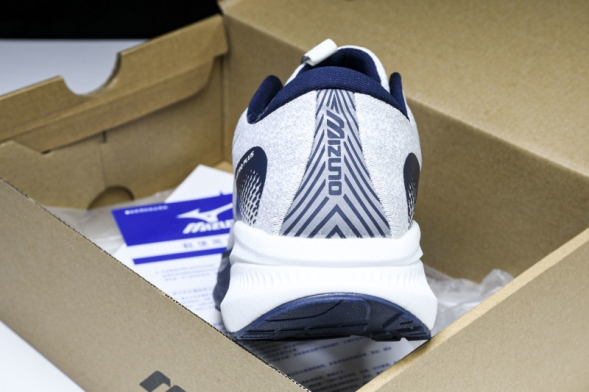 Mizuno Astro Plus D1GH240103 