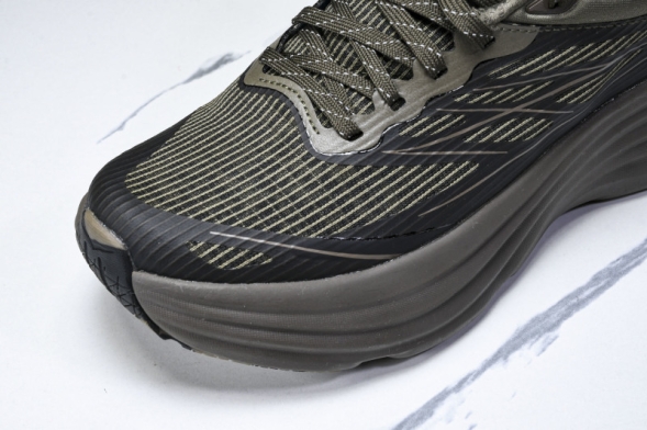 HOKA Bondi 8 1155391 UBR 