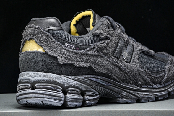 New Balance 2002R M2002RDB 