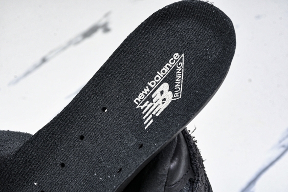 New Balance 2002R M2002RDB 