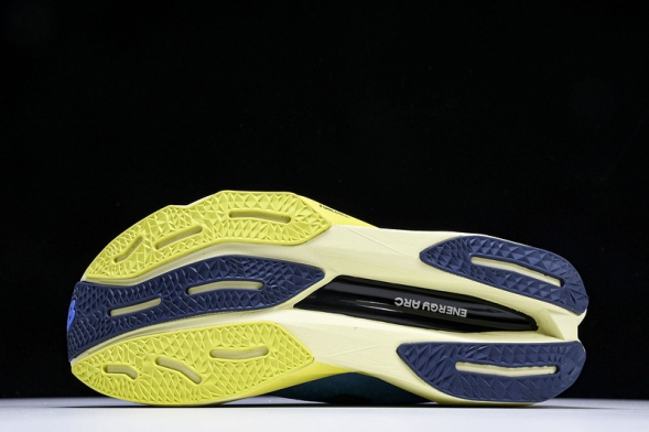 New Balance FuelCell Rebel V4 MFCPZST 