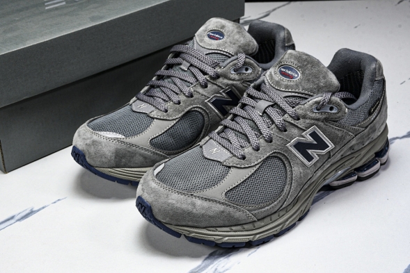 New Balance 2002R M2002RXC 