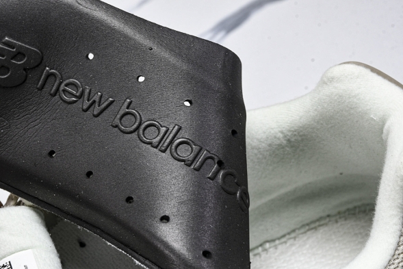 New Balance 2002R M2002RJN 