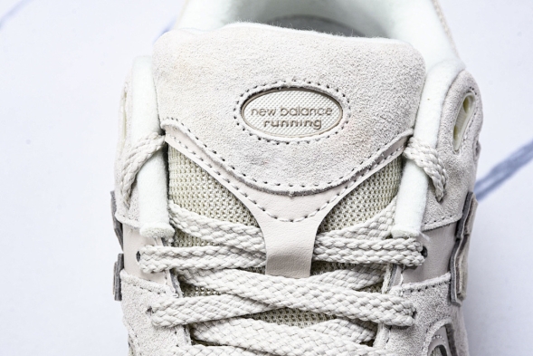 New Balance 2002R M2002RJN 