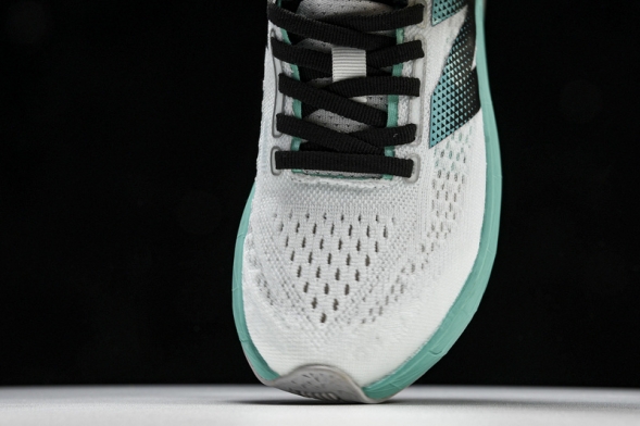 New Balance FuelCell Rebel V4 MFCXLK3 