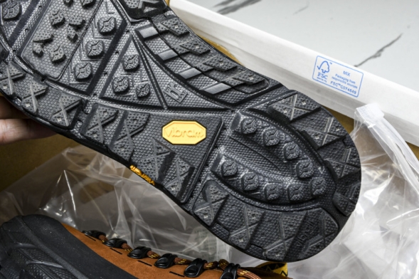 Hoka Tor Summit 1147952 HBCK 