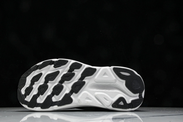 Hoka Clifton 9 1127895 BCKT 