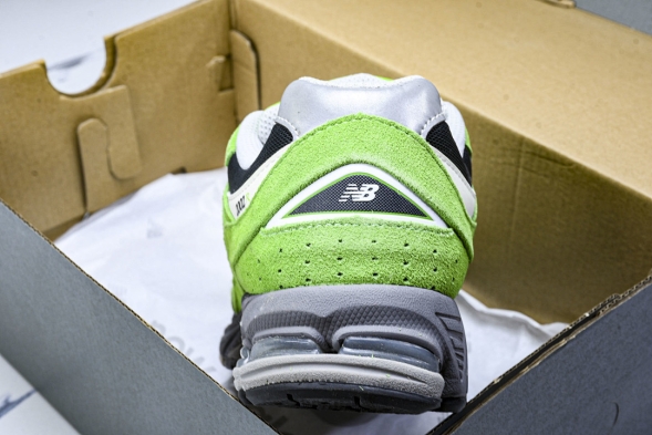 New Balance 2002R M2002RGZ 