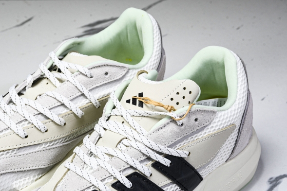 Adidas Lightblaze JP8363 