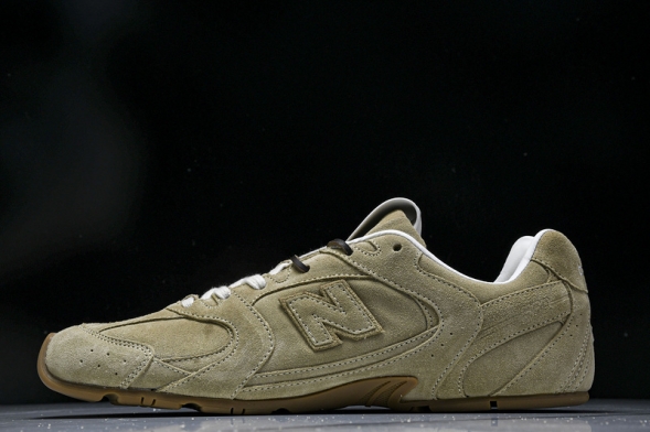 MiuMiu x New Balance 530 38165 