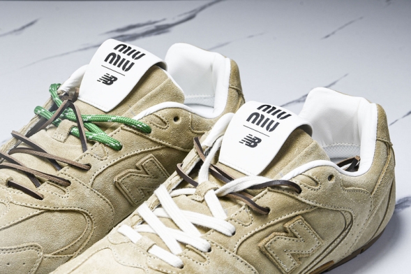 MiuMiu x New Balance 530 38165 