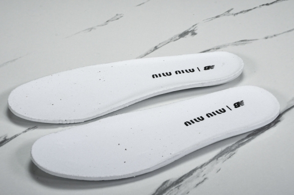 MiuMiu x New Balance 530 5E964D 