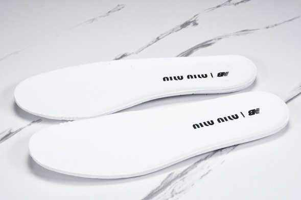 MiuMiu x New Balance 530 5E964D 