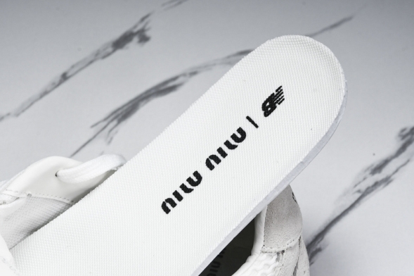 MiuMiu x New Balance 530 5E964D 