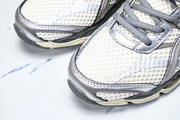 Asics Gel-Cumulus 16 TG 1203A733-101 