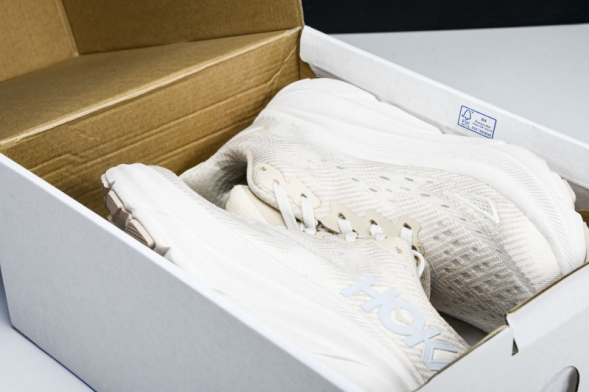 Hoka Clifton 9 1127896 SSEG 